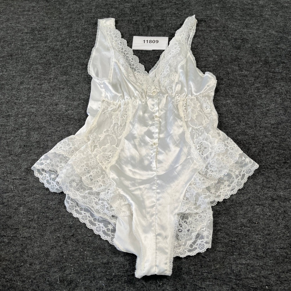 Vintage Gilligan & O'Malley USA Girl's M 12-14 White Lace Trim Satin Nightgown